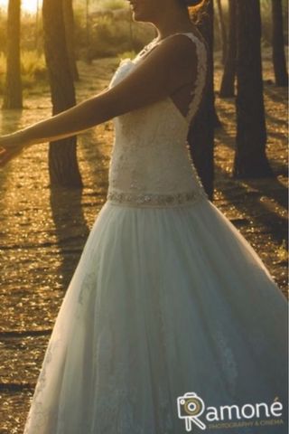 Vestido de novia con encaje en perfecto estado