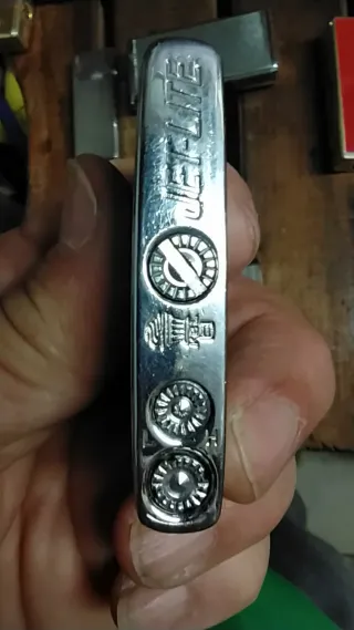 Collezione di accendini vintage