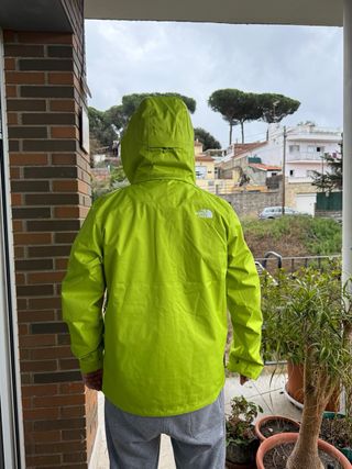 Cortavientos impermeable The North Face verde