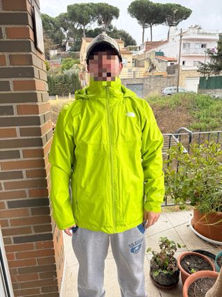 Cortavientos impermeable The North Face verde