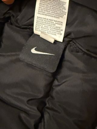 Chaqueta Nike Plumas Negra