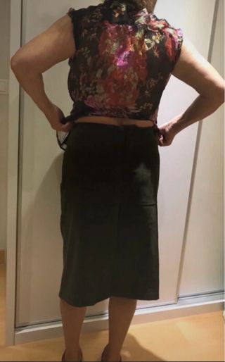 Falda antelina verde talla 40