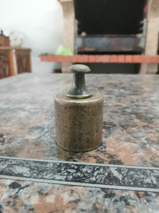 Peso antigo 1/2 kg , com marcaçoes