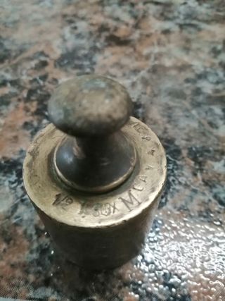 Peso antigo 1/2 kg , com marcaçoes