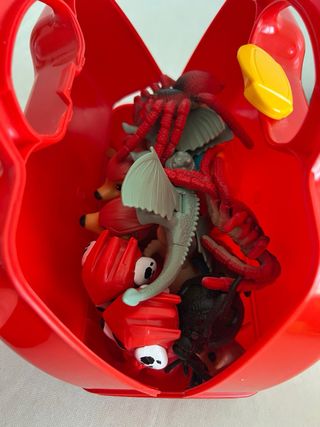 Lote Juguetes: Coche, Muñecos, Maletín