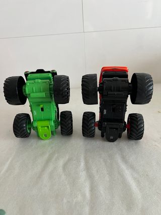 Lote Juguetes: Coche, Muñecos, Maletín