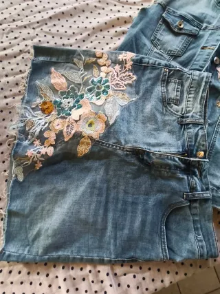 Conjunto Denim: Chaleco, Chaqueta , Falda y pantal