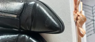 Botines negros con cremallera