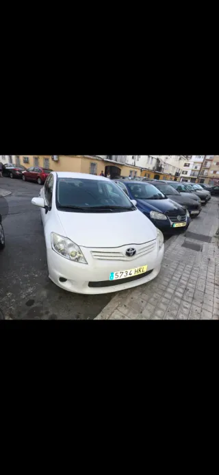 Toyota Auris 2012