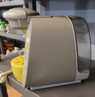 Cafetera Tassimo Gris y Amarilla