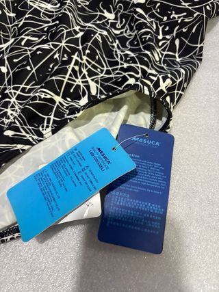 Bañador natación estampado blanco y negro