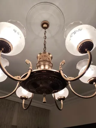 Lámpara de techo dorada