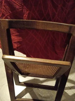 Silla de madera y ratán plegable