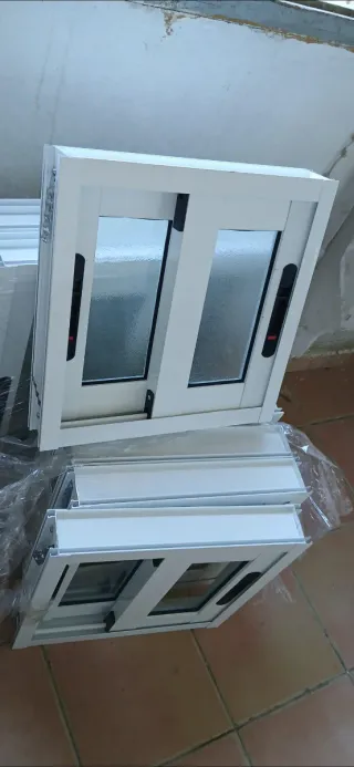 Ventanas de aluminio blancas 50+50