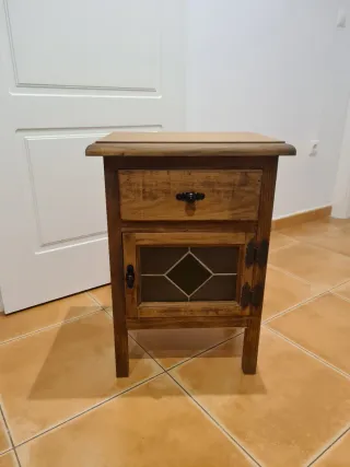 Mesita de noche madera maciza con cristal