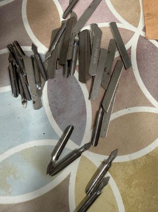 Plumas antiguas de metal