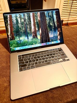 MacBook Pro 16 2019 i7 16GB RAM 500GB SSD