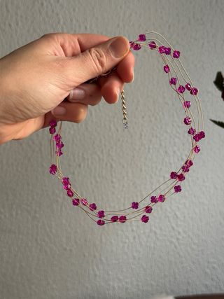 Collar Dorado con Abalorios Rosas