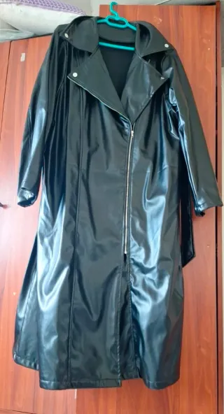 Gabardina larga negra