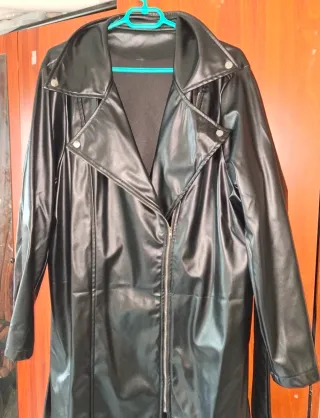 Gabardina larga negra