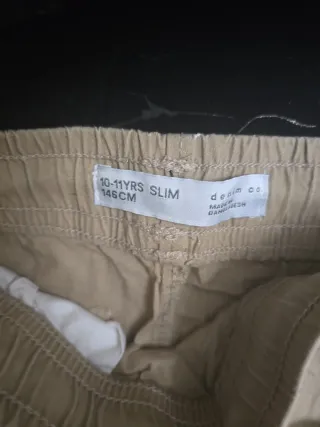 Pantalón cargo beige