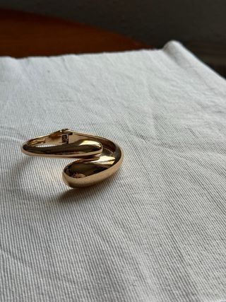 Pulsera Stradivarius dorada