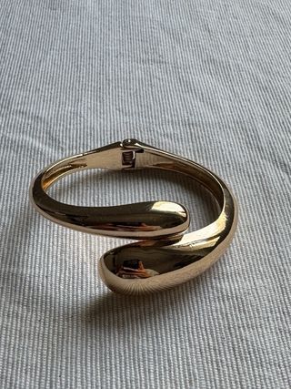 Pulsera Stradivarius dorada