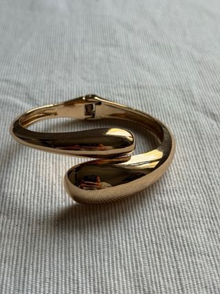 Pulsera Stradivarius dorada