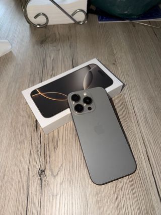 iPhone 16 Pro 256GB 93% Batería Gris
