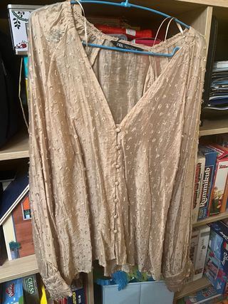 Camisa Zara plumeti beige Escotada Nunca usada