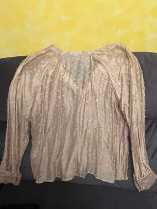 Camisa Zara plumeti beige Escotada Nunca usada