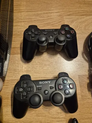 Consola PS3 + 9 Juegos + 2 Mandos + 2 Mandos Move