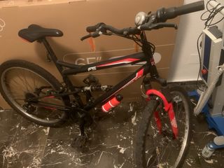 Bicicleta de Montaña FS Negra y Roja