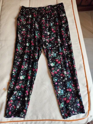 Pantalón estampado floral