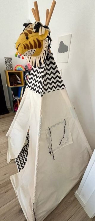 Tipi infantil. Tienda infantil.