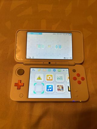 Nintendo 2DS XL Naranja y Blanca