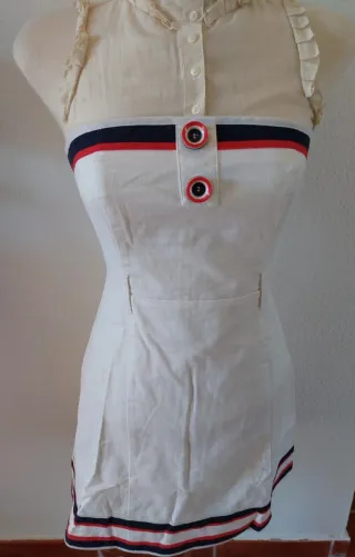 Vestido blanco con rayas