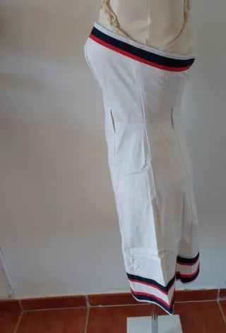 Vestido blanco con rayas