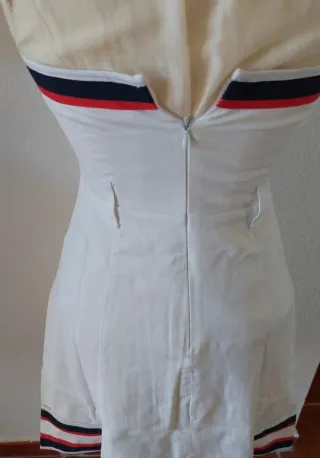 Vestido blanco con rayas