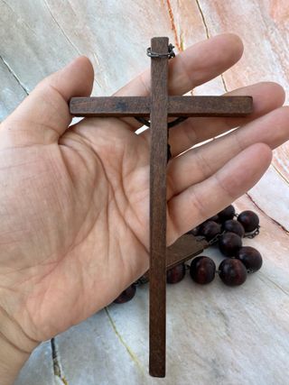 Rosario de madera cuentas grandes crucifijo