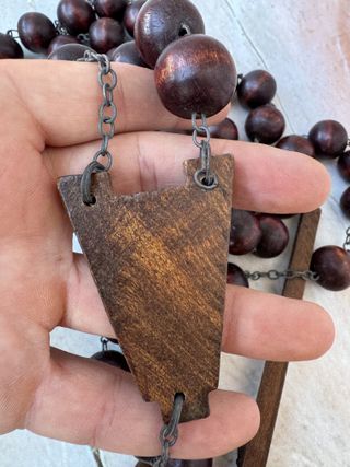 Rosario de madera cuentas grandes crucifijo