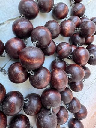 Rosario de madera cuentas grandes crucifijo