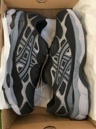 Asics Gel NYC Negro Gris