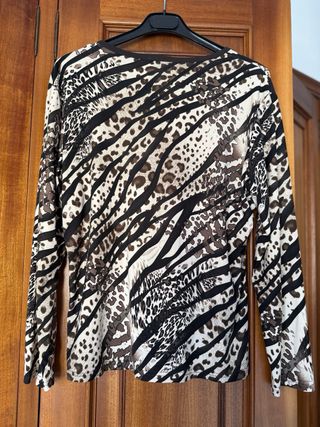 Camiseta animal print manga larga