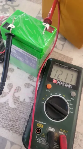 Batería de litio 12v 8Ah nueva con cargador