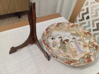 Plato de decoración oriental pintado a mano