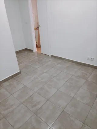 Alquiler de Local Comercial recién reformado.