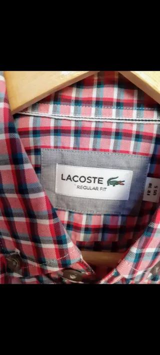 Camisa Lacoste original a estrenar.