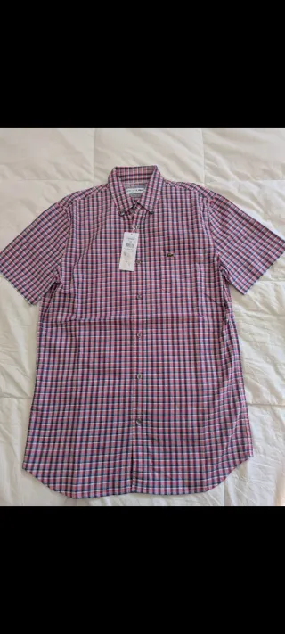Camisa Lacoste original a estrenar.