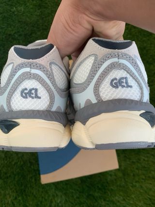 Asics Gel NYC Gris Blanco